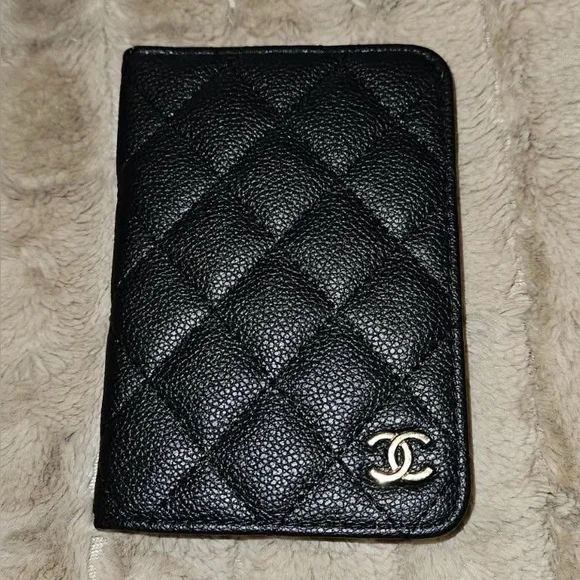 Luxe Quilted “fashion” Passport Holder with Gold Accent - Picture 1 of 9